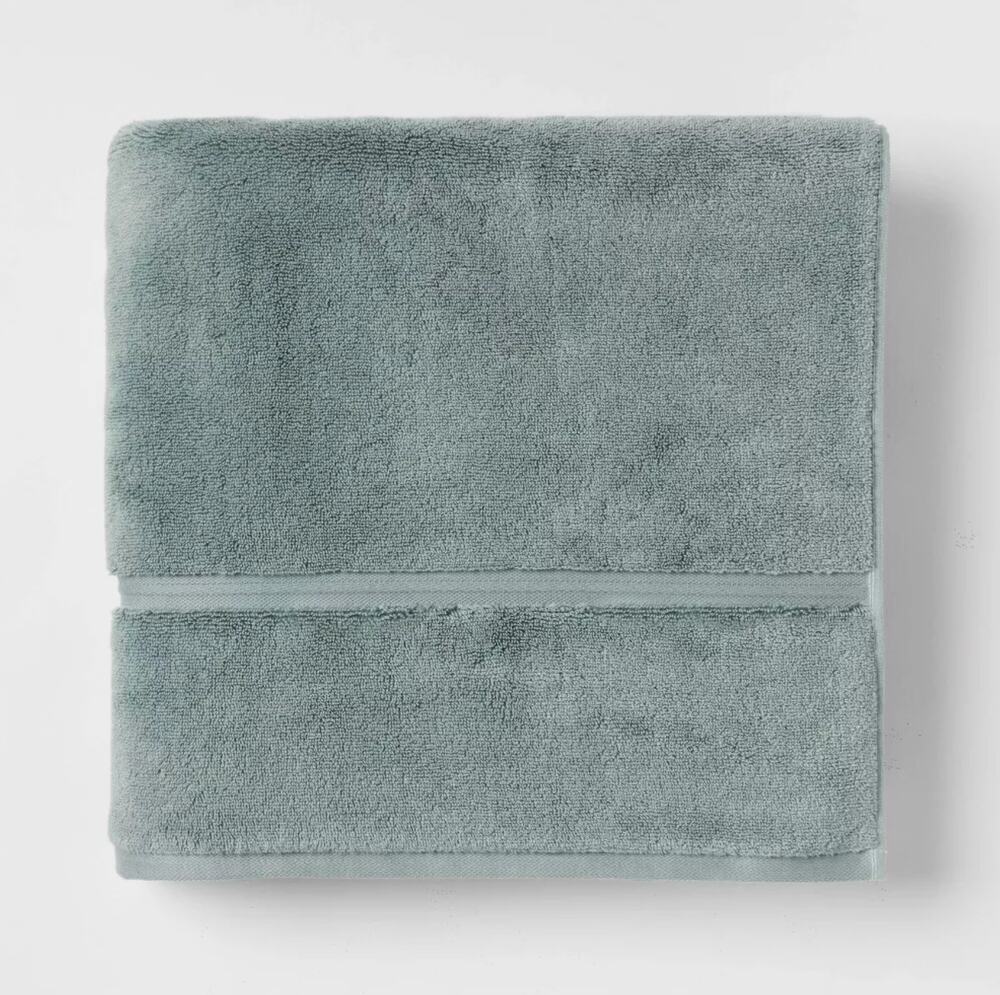 Threshold Oversized Spa Plush Bath Towel Sage Green NEW
